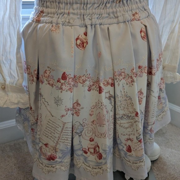 Authentic liz lisa Cinderella macaroon / macaron skort / sukapan in baby blue - Picture 5 of 7